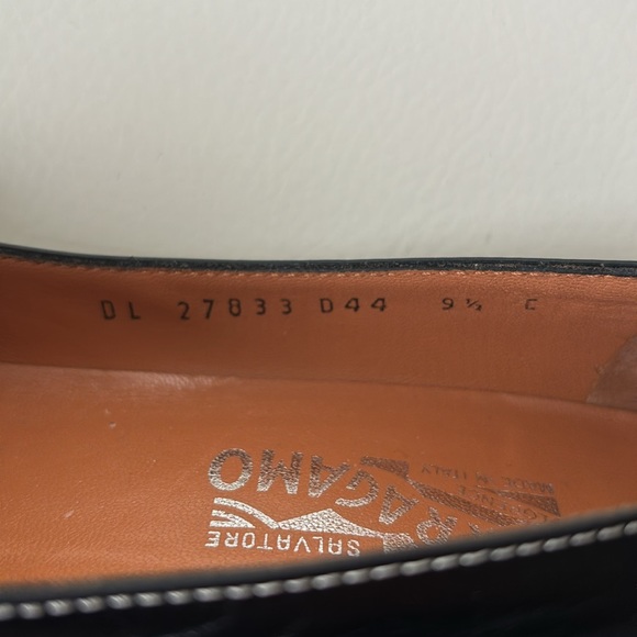 Salvatore Ferragamo Black Leather Pumpd - Picture 10 of 11